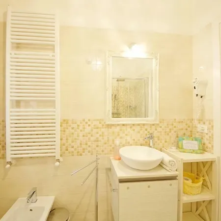 N. 355 Apartment *